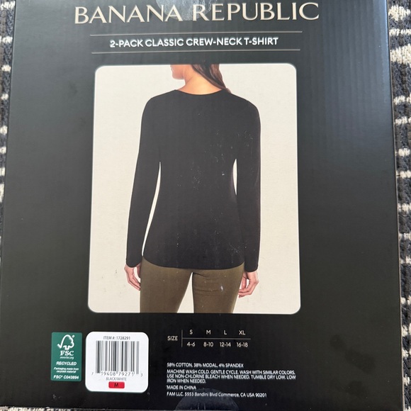 Banana Republic crewneck T-shirt - Picture 3 of 3